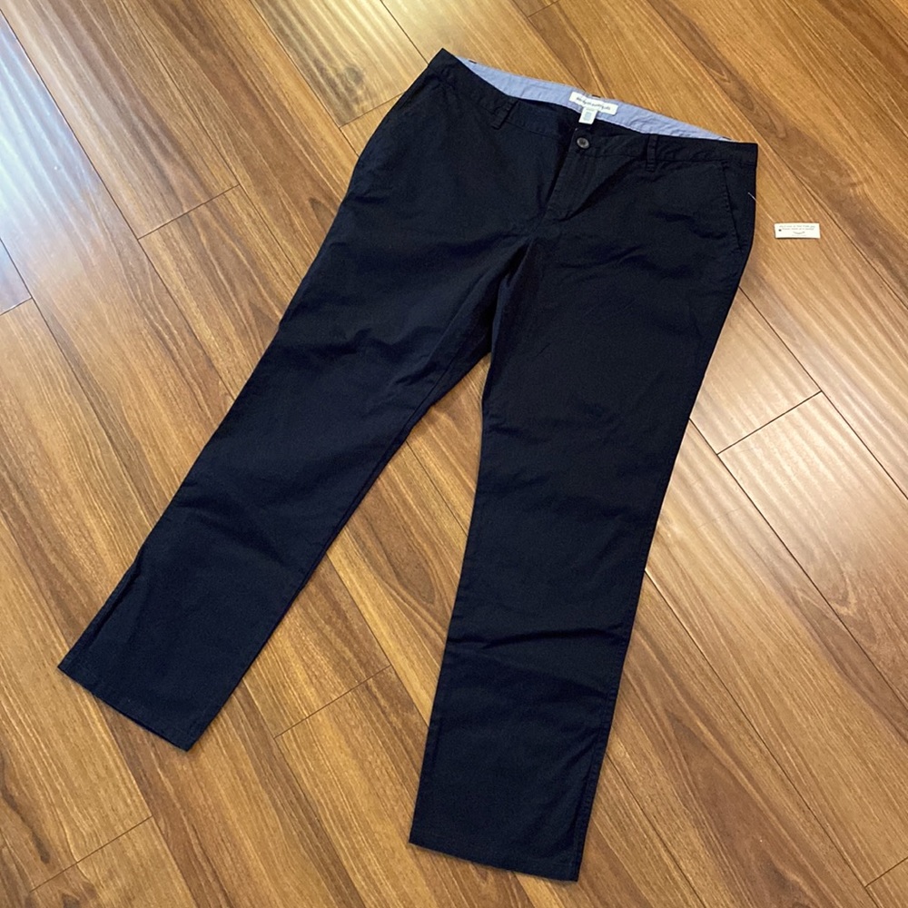 NEVER WORN W/ Tags: Straight fit stretch twill chino pants - black.